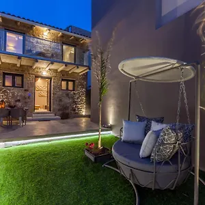  Apartment Evangelia Casa, Comfy Stay, Centrally, With Views!