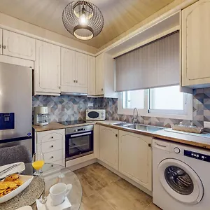  Apartment Motley Luxury By Estia